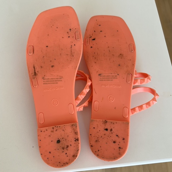 Steve Madden rubber flip flop sandals - Picture 2 of 2